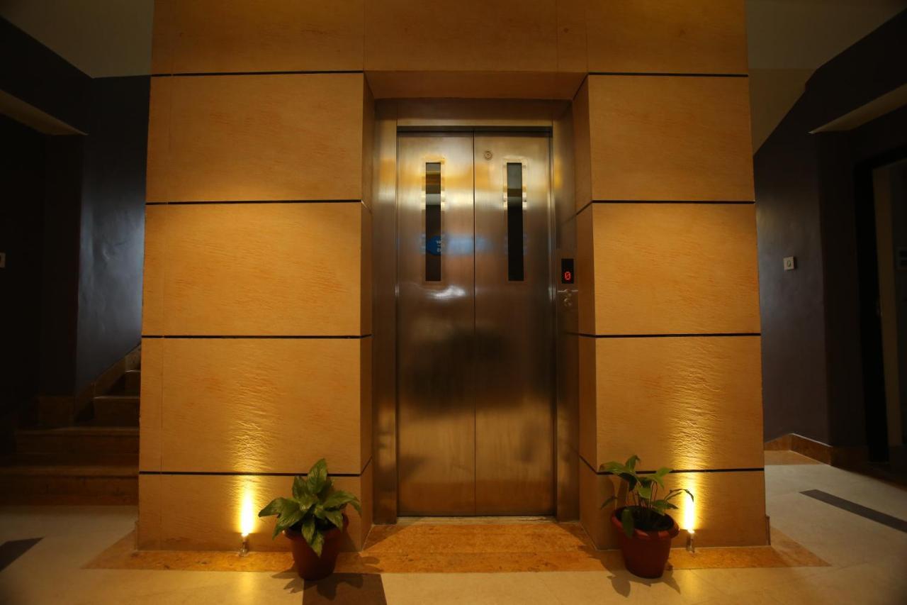 Hotel White Himal ポカラ エクステリア 写真