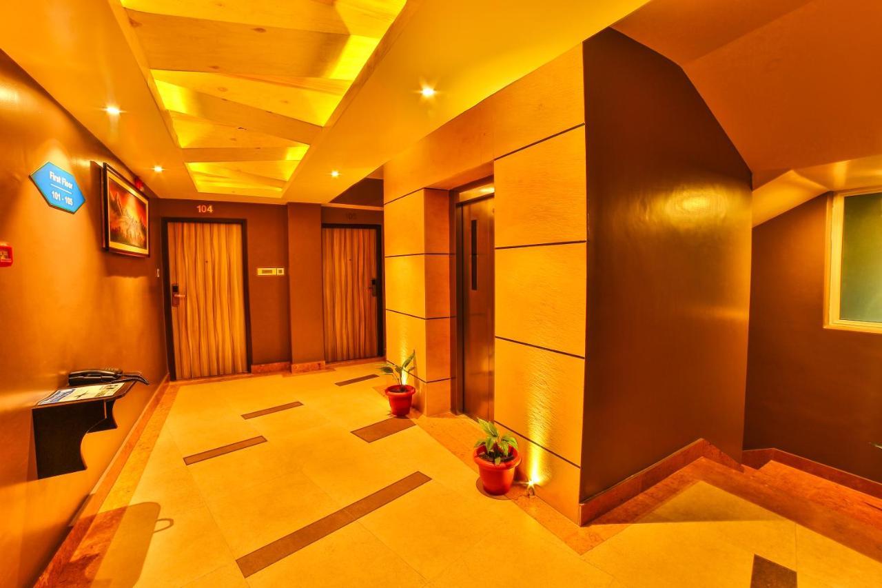 Hotel White Himal ポカラ エクステリア 写真