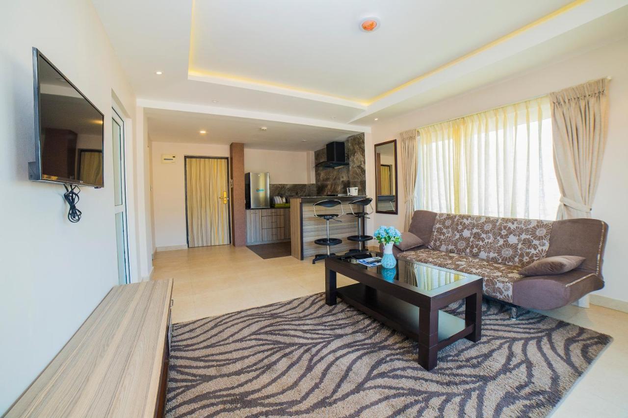 Hotel White Himal ポカラ エクステリア 写真