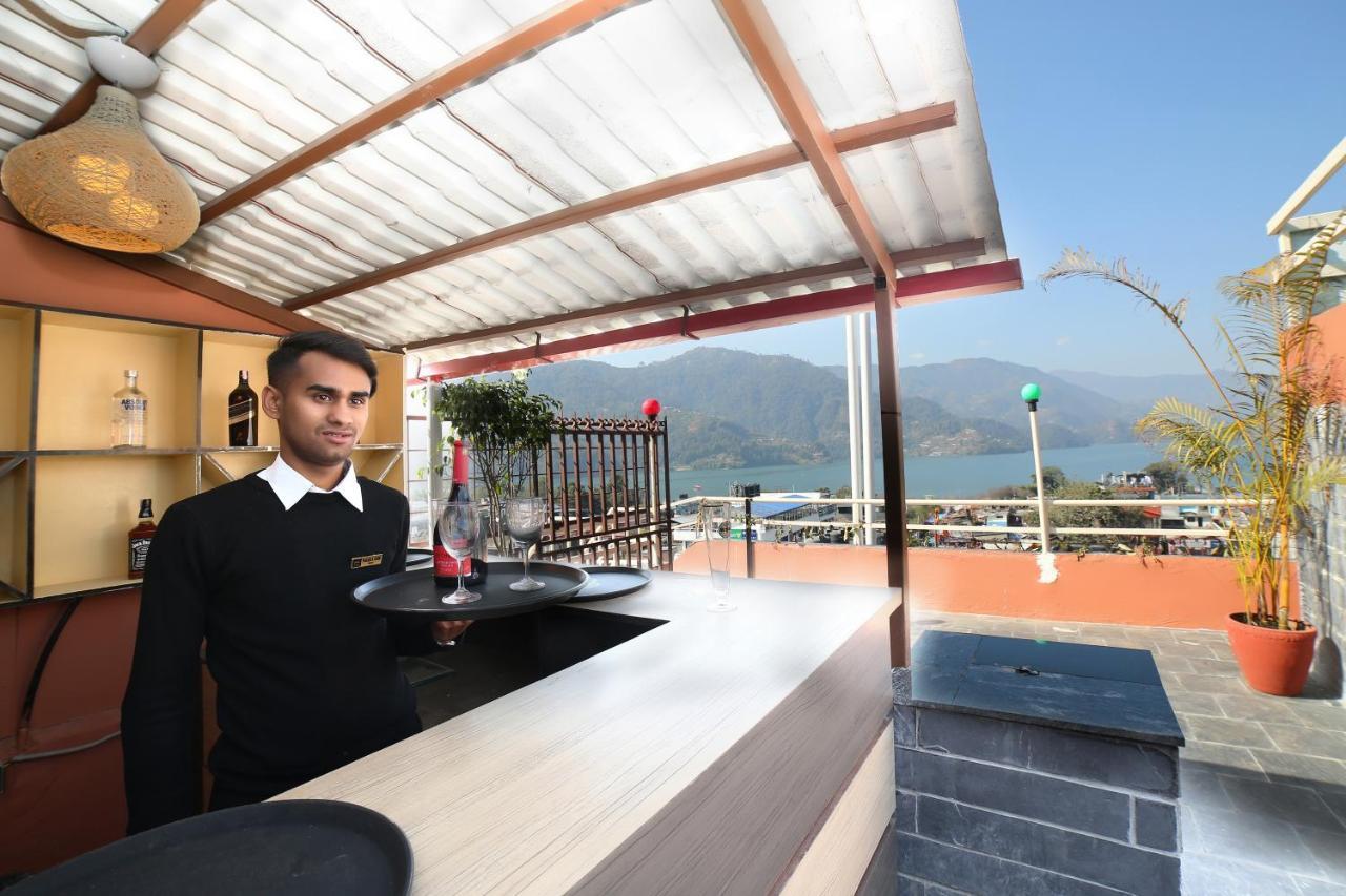 Hotel White Himal ポカラ エクステリア 写真