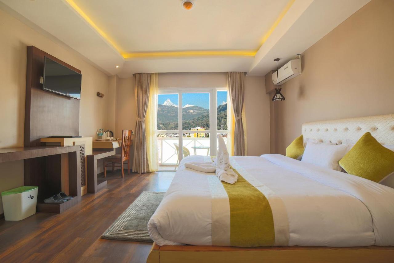 Hotel White Himal ポカラ エクステリア 写真